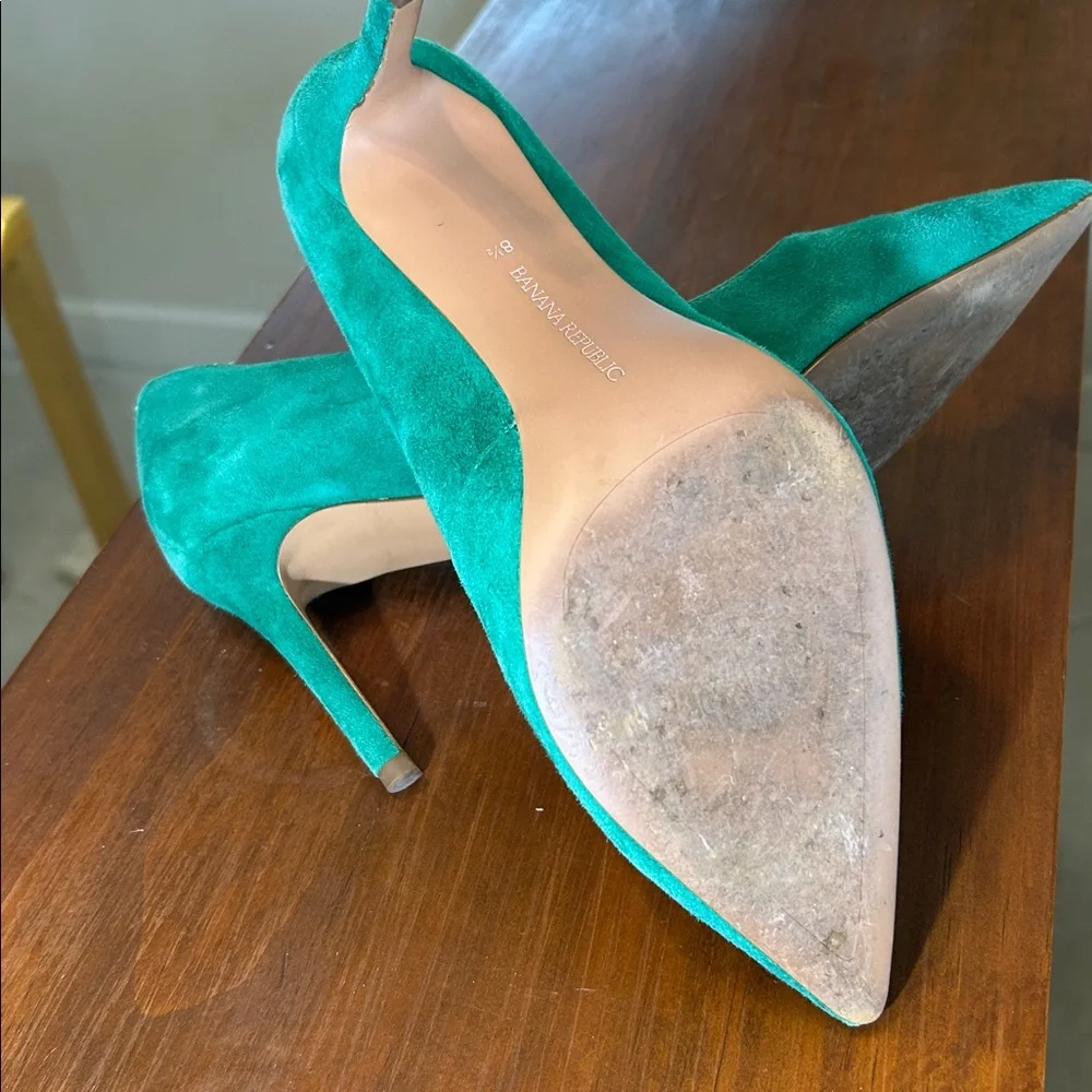 Banana Republic Green Suede Pumps, Size 8.5 - Picture 7 of 8